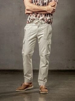 Multitool-Cargo -Bekleidungsverkauf Geschäft EC24 6375 DE