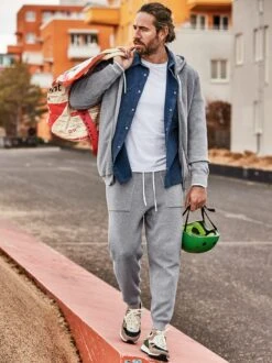 Walk-like-an-Egyptian-Jogger -Bekleidungsverkauf Geschäft EC24 6400 DC 1