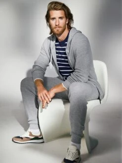 Walk-like-an-Egyptian-Jogger -Bekleidungsverkauf Geschäft EC24 6400 DE