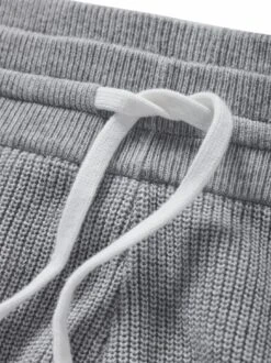 Walk-like-an-Egyptian-Jogger -Bekleidungsverkauf Geschäft EC24 6400 DG 1