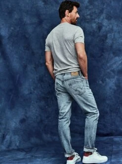 Kurabo-Jeans -Bekleidungsverkauf Geschäft EC24 6407 DE