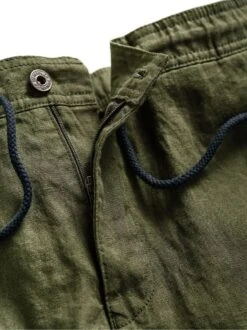 Entspannte Leinenhose -Bekleidungsverkauf Geschäft EC24 6409 DJ