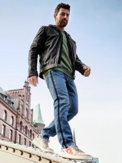 Verrückte Jeans 24 Verrückte Jeans -Bekleidungsverkauf Geschäft EC24 6415 DF