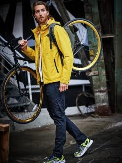 Bergtrail-Cargo -Bekleidungsverkauf Geschäft EC24 6451 DF 1