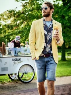 Geschnittene Jeansshorts -Bekleidungsverkauf Geschäft EC24 6474 DF 1