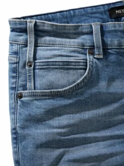 Geschnittene Jeansshorts -Bekleidungsverkauf Geschäft EC24 6474 DH