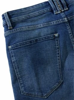 Geschnittene Jeansshorts -Bekleidungsverkauf Geschäft EC24 6475 DI