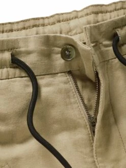 Abenteuer-Sommercargo -Bekleidungsverkauf Geschäft EC24 6481 DG