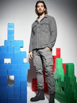 Valentinos Cargo -Bekleidungsverkauf Geschäft EC24 6493 DE