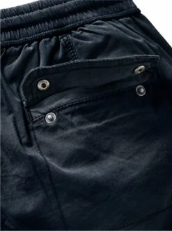 Abenteuerland-Shorts -Bekleidungsverkauf Geschäft EC24 6573 DI