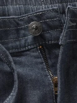 Ruhepuls-Jeans -Bekleidungsverkauf Geschäft EC24 6789 DG