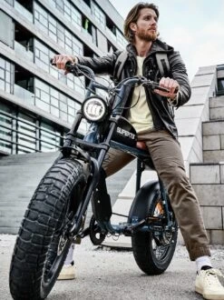 Dynamische Hose -Bekleidungsverkauf Geschäft EC24 6824 DF