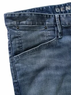 Jeans Bolder -Bekleidungsverkauf Geschäft EC24 6825 DH