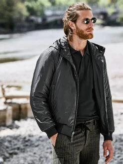 Stadt-Land-Cargo 22 Stadt-Land-Cargo -Bekleidungsverkauf Geschäft EC24 6829 DD