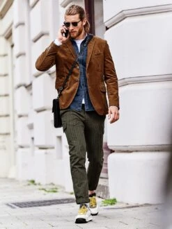 Stadt-Land-Cargo 33 Stadt-Land-Cargo -Bekleidungsverkauf Geschäft EC24 6829 DF 1