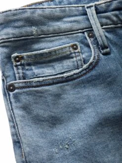 Essential-Jeans 20 Essential-Jeans -Bekleidungsverkauf Geschäft EC24 6967 DH