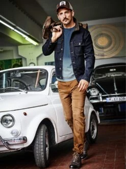 Die Etwas Andere Jeans -Bekleidungsverkauf Geschäft EC24 7174 DE