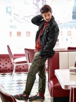 Projekt-Cargo -Bekleidungsverkauf Geschäft EC24 7184 DC 1