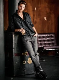 Boulder-Jeans -Bekleidungsverkauf Geschäft EC24 7437 DB 1