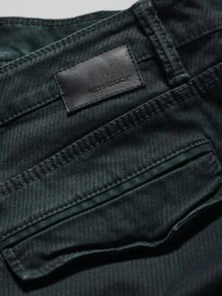 Kompagnon-Cargo 28 Kompagnon-Cargo -Bekleidungsverkauf Geschäft EC24 7703 DG