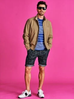 Hibiskus-Shorts -Bekleidungsverkauf Geschäft EC24 7865 DE 1